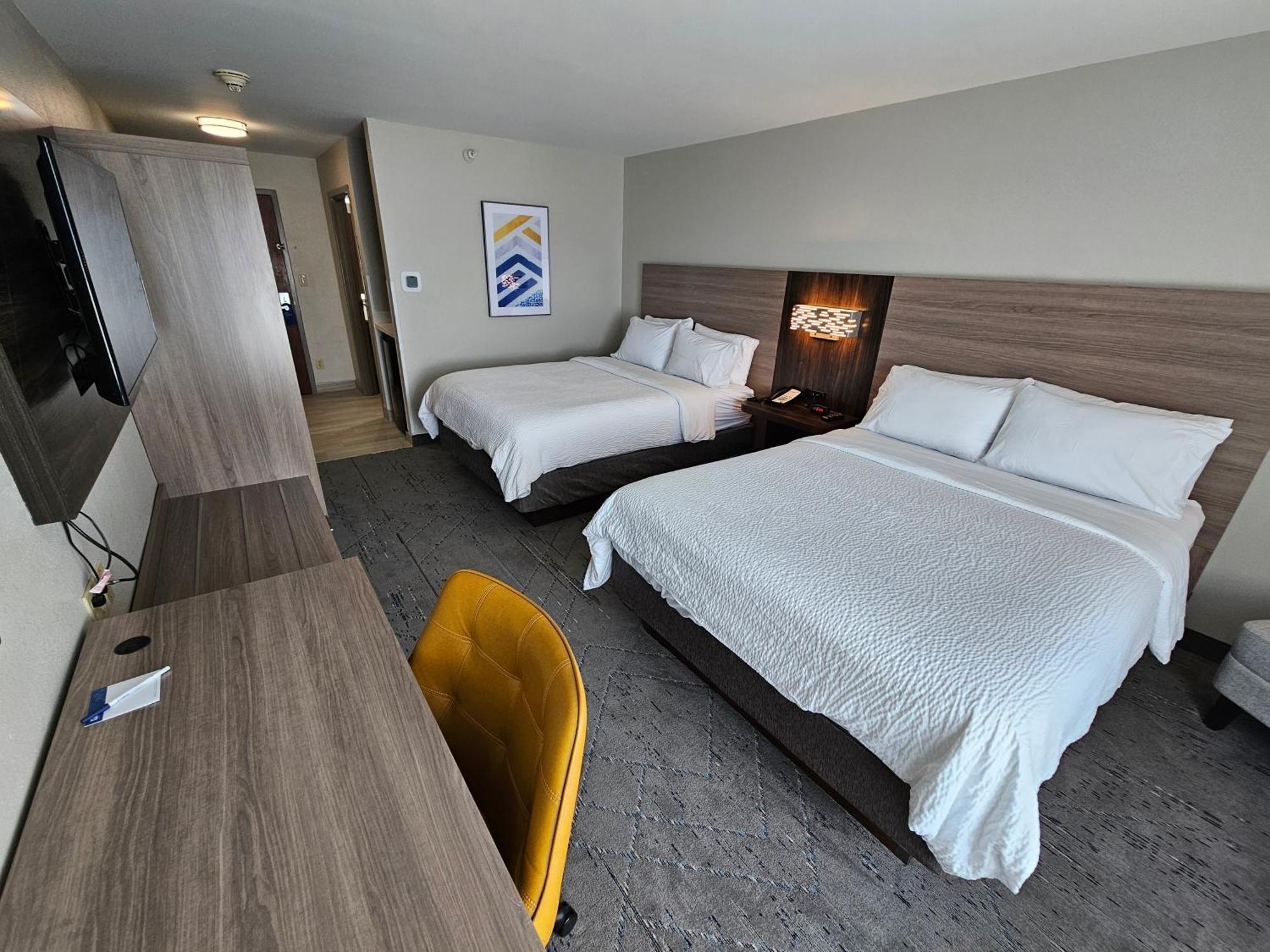 Holiday Inn Express Hotel & Suites Cincinnati-Blue Ash, An Ihg Hotel Εξωτερικό φωτογραφία