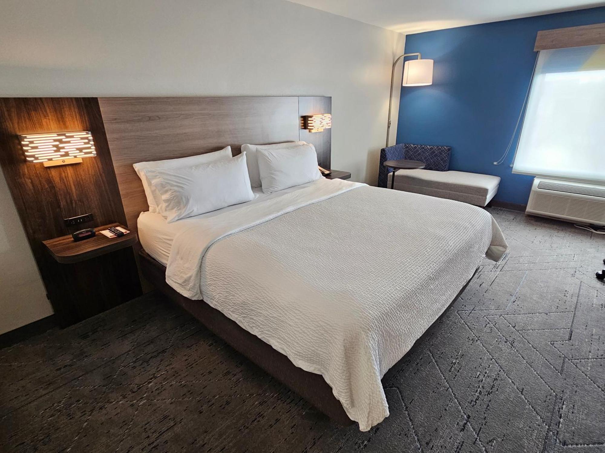 Holiday Inn Express Hotel & Suites Cincinnati-Blue Ash, An Ihg Hotel Εξωτερικό φωτογραφία