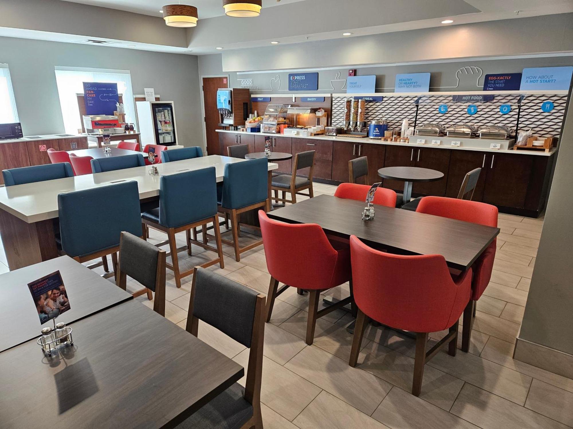 Holiday Inn Express Hotel & Suites Cincinnati-Blue Ash, An Ihg Hotel Εξωτερικό φωτογραφία