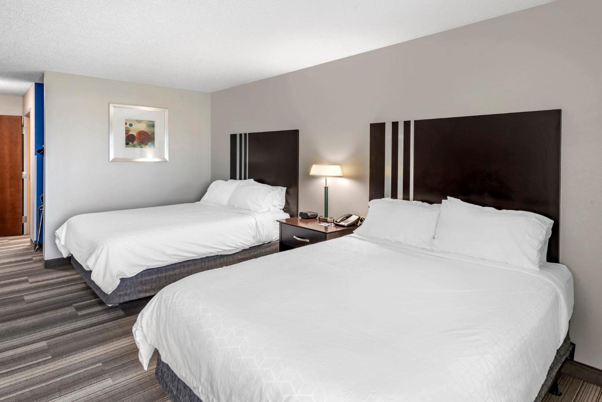 Holiday Inn Express Hotel & Suites Cincinnati-Blue Ash, An Ihg Hotel Εξωτερικό φωτογραφία