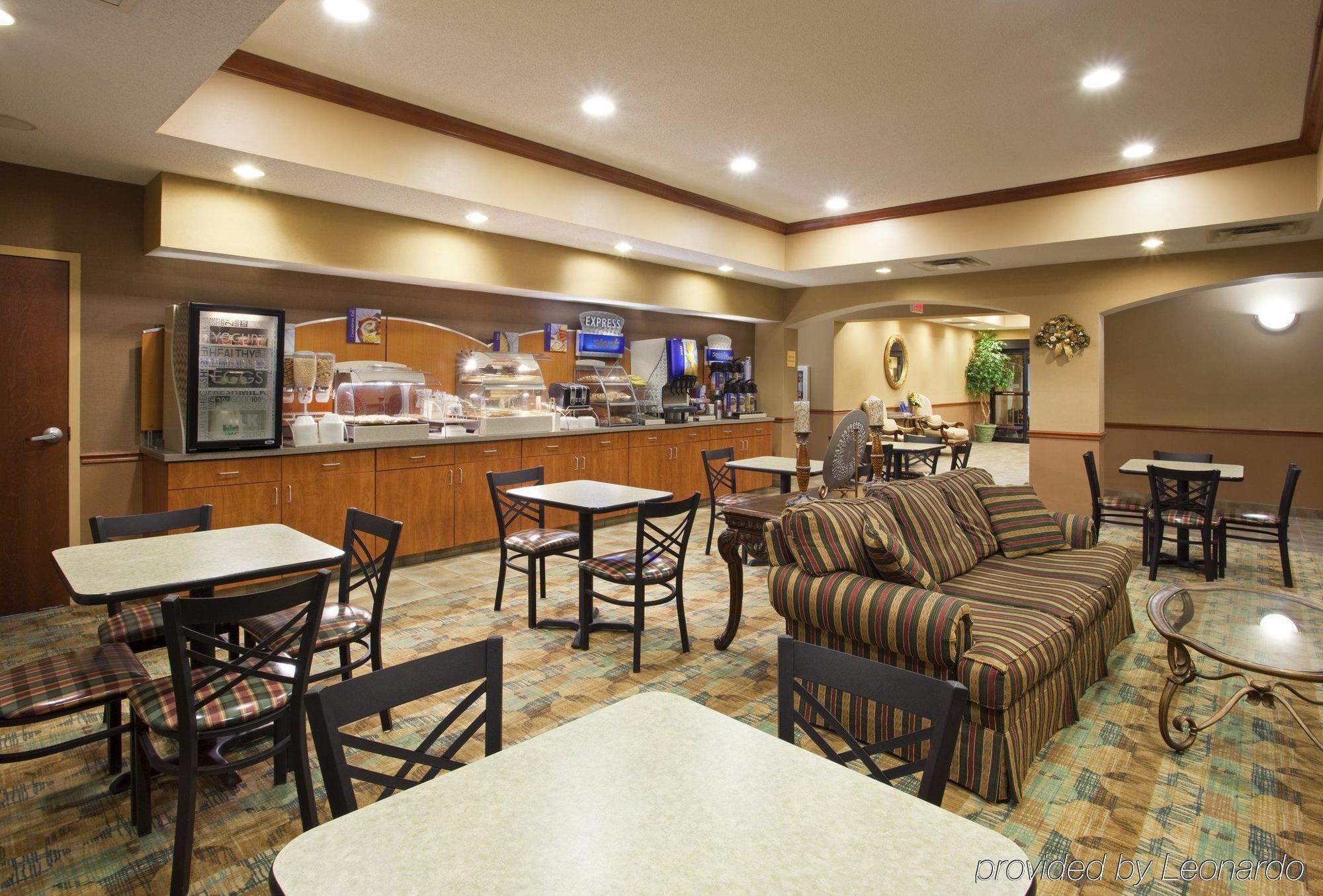 Holiday Inn Express Hotel & Suites Cincinnati-Blue Ash, An Ihg Hotel Εστιατόριο φωτογραφία